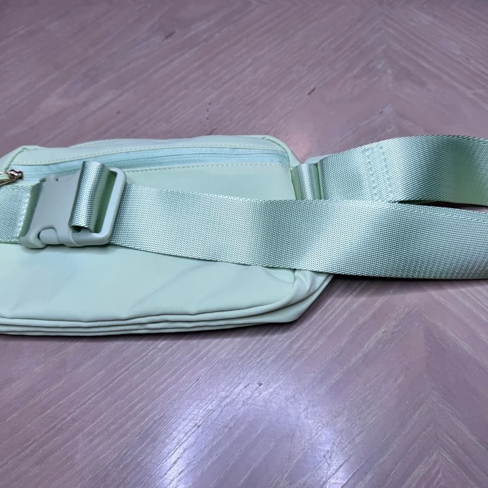 NEW ID Y Mint Green Waist Crossbody Shoulder Sling Pack adjustable strap.